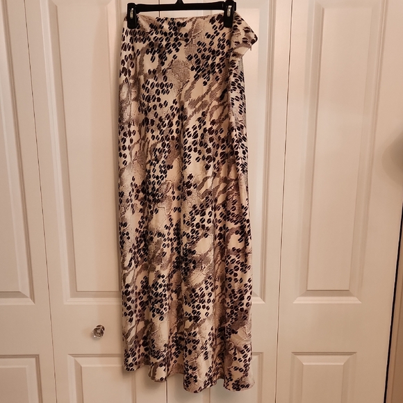 Express Dresses & Skirts - Express Black and Cream Animal Print A-Line Skirt